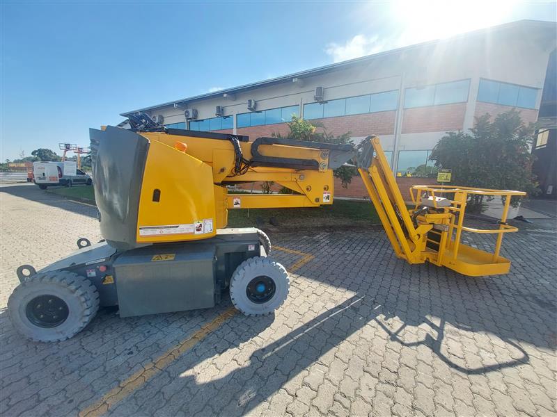 Plataforma Elevatória Articulada Elétrica HA 12 IP