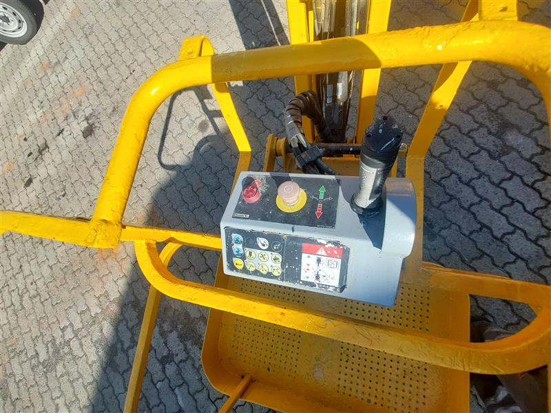 Plataforma Elevatória Articulada Elétrica HA 12 IP