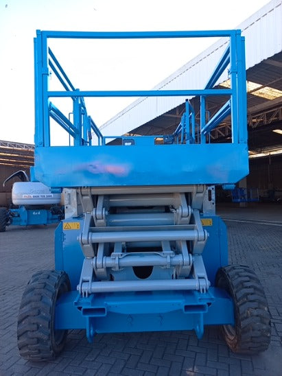 Plataforma Elevatória Tesoura Diesel GS-4390 RT