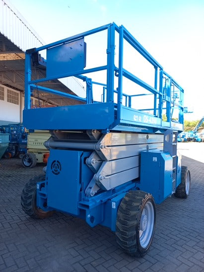 Plataforma Elevatória Tesoura Diesel GS-4390 RT