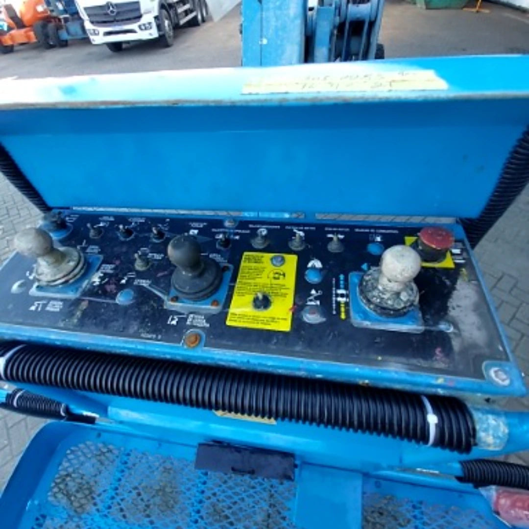 Plataforma Elevatória Articulada Diesel Z-45/25J RT