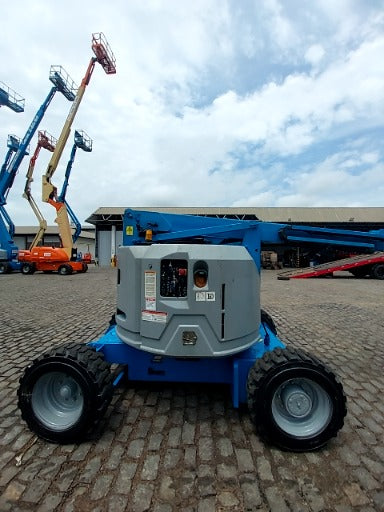 Plataforma Elevatória Articulada Diesel Z-34/22 IC