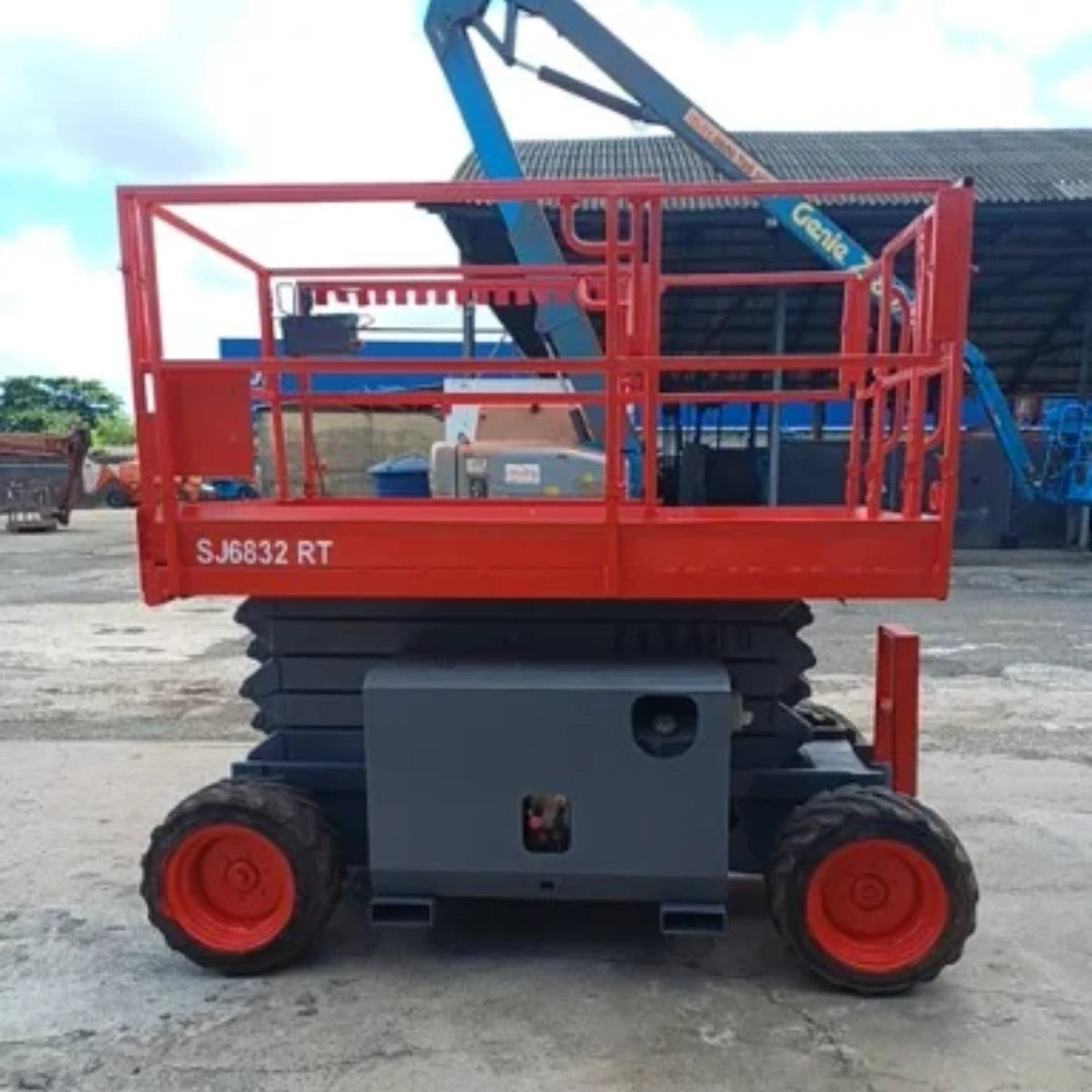 Plataforma Tesoura Diesel SJ 6832 RT
