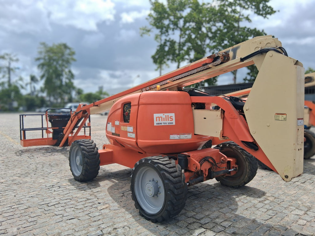 Plataforma Elevatória Articulada Diesel 600AJ