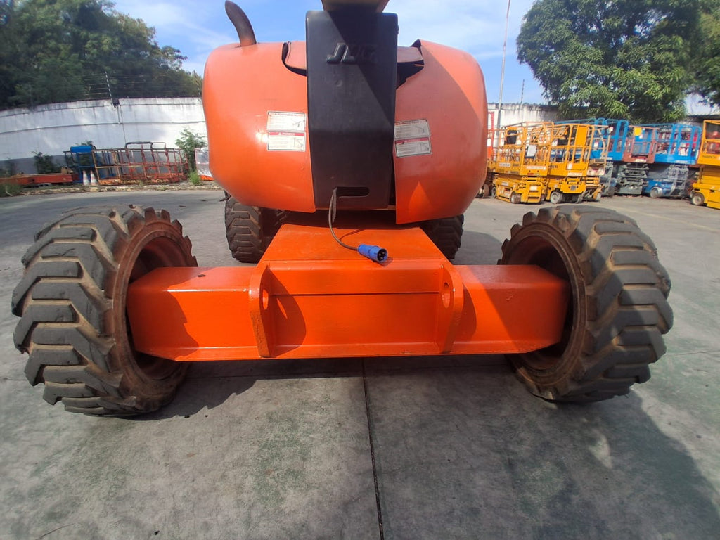 Plataforma Elevatória Articulada Diesel 600AJ