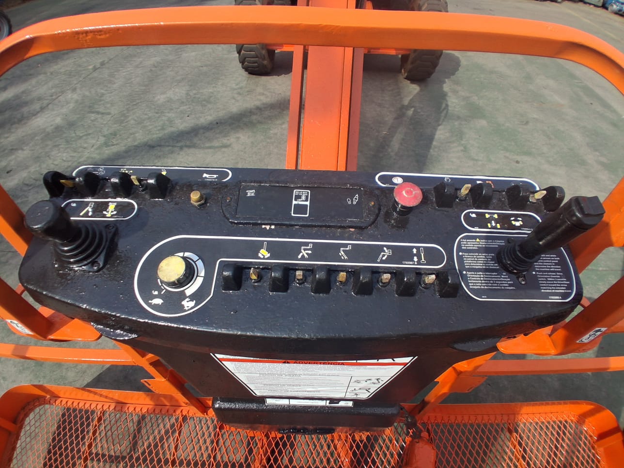 Plataforma Elevatória Articulada Diesel 600AJ