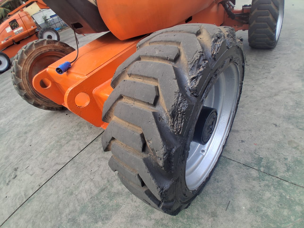 Plataforma Elevatória Articulada Diesel 600AJ