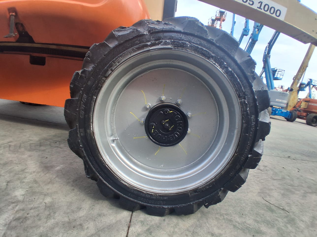 Plataforma Elevatória Articulada Diesel 600AJ