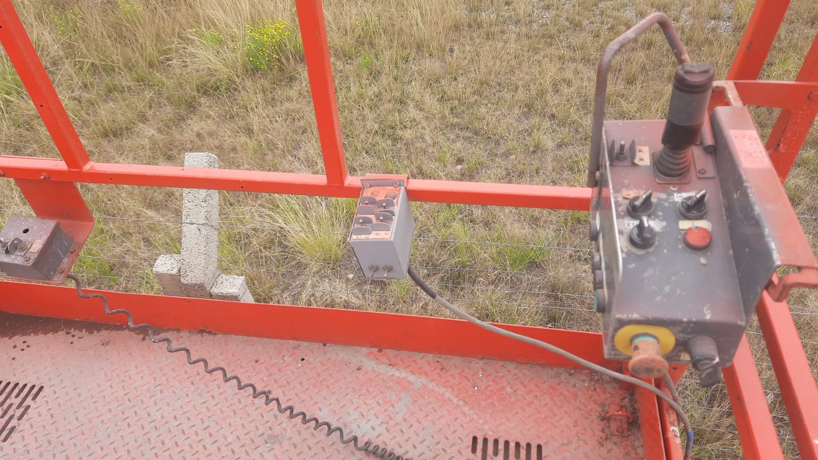 Plataforma Elevatória Tesoura Diesel SJ 9250 RT