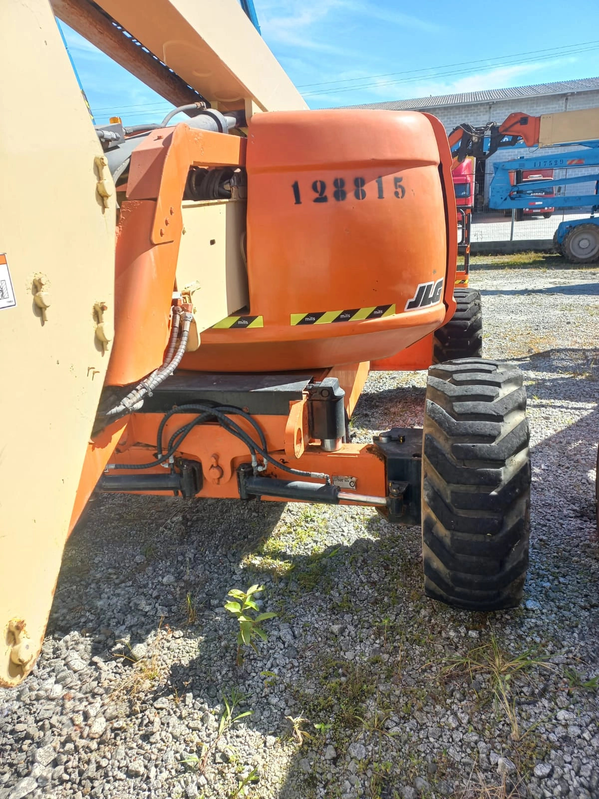 Plataforma Elevatória Articulada Diesel 600AJ