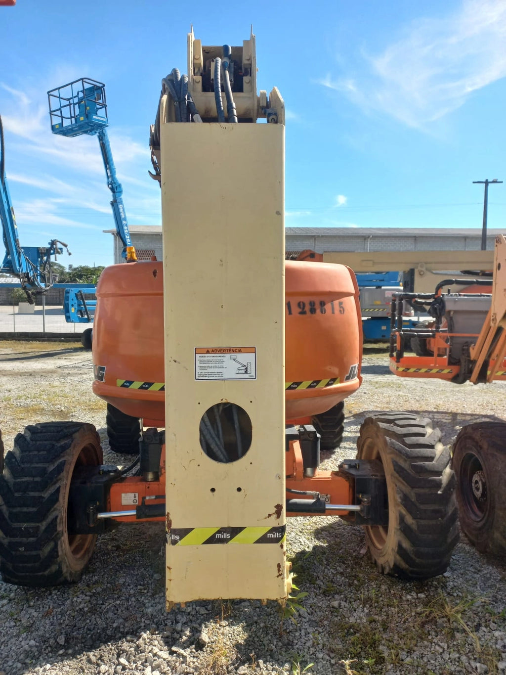Plataforma Elevatória Articulada Diesel 600AJ