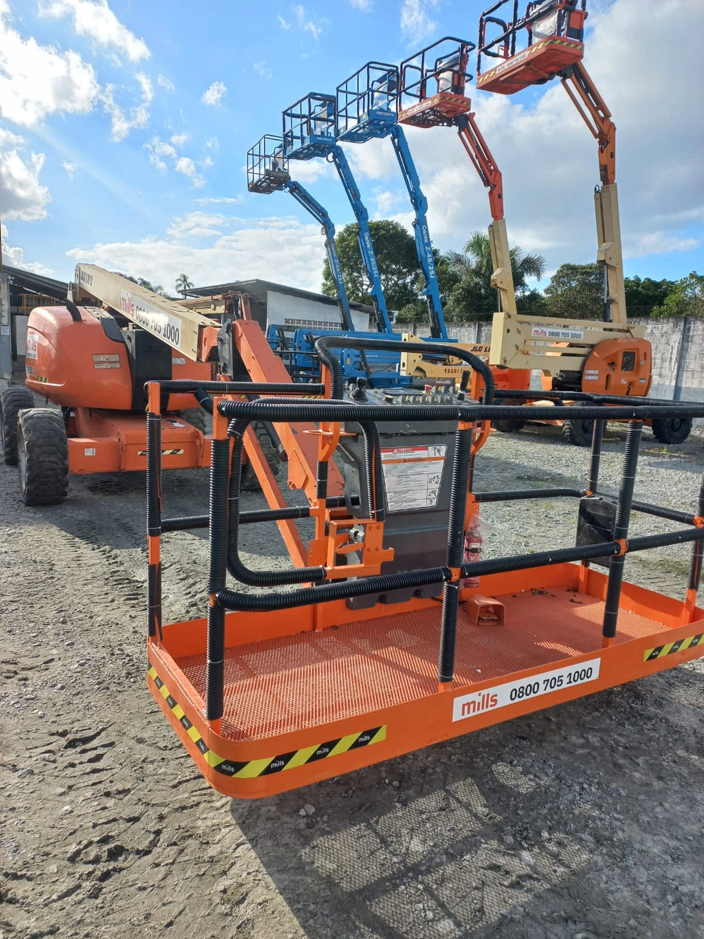Plataforma Elevatória Articulada Diesel 600AJ 2012