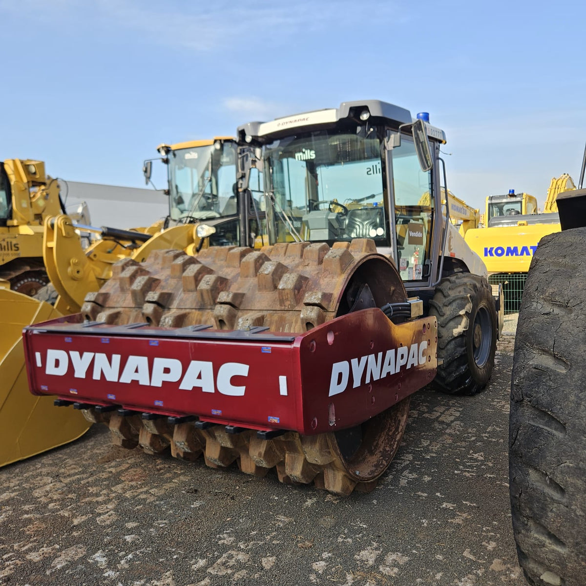 Rolo Compactador Vibratório Dynapac CA25D C/ Kit PD
