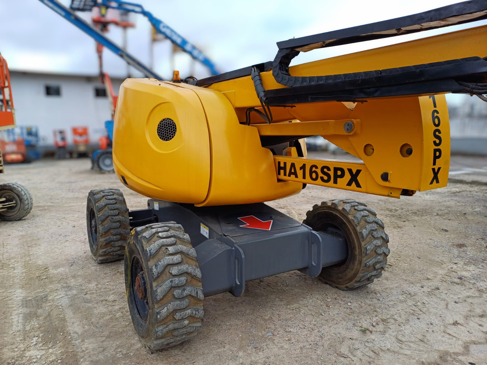 Plataforma Elevatória de Lança Articulada Diesel HA 16 SPX