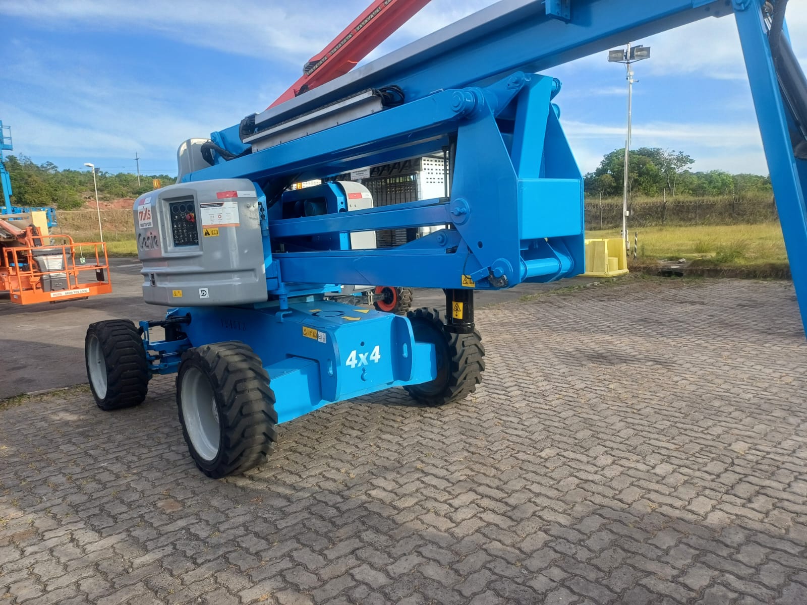 Plataforma Elevatória Articulada Diesel Z-60/34