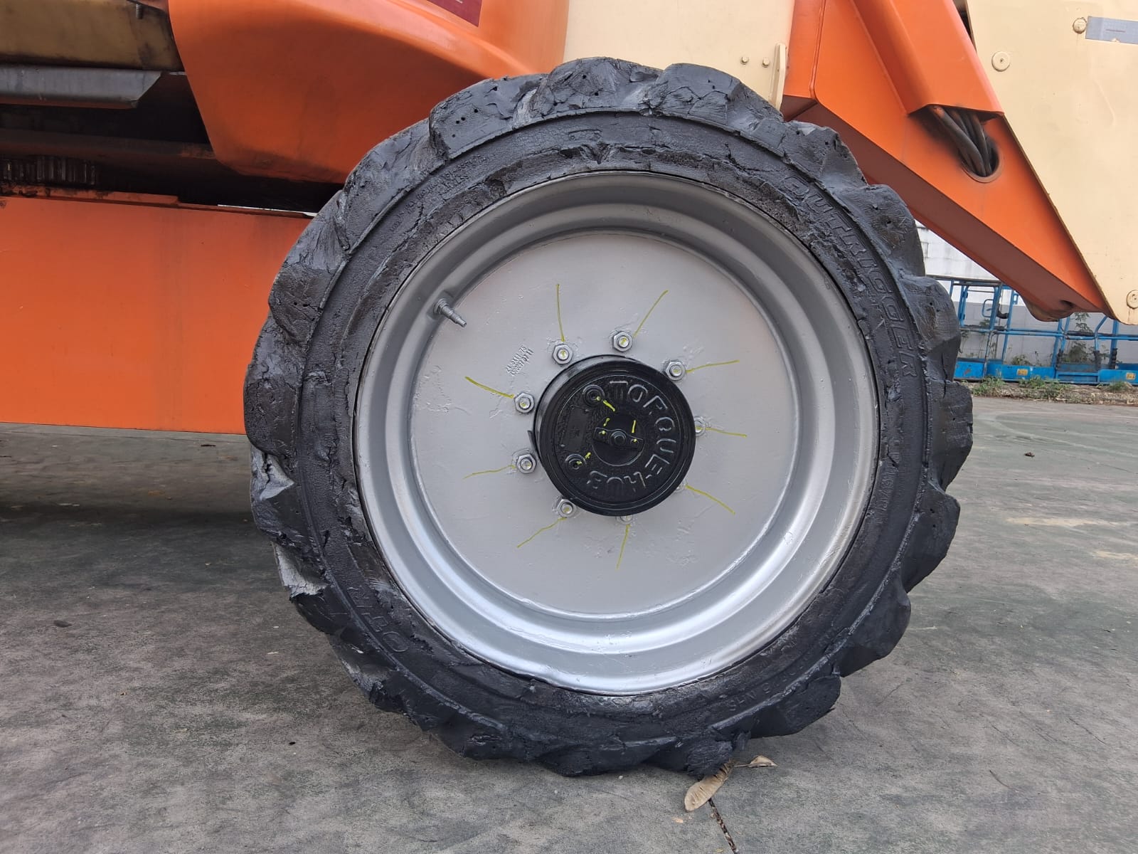 Plataforma Elevatória Articulada Diesel 600AJ