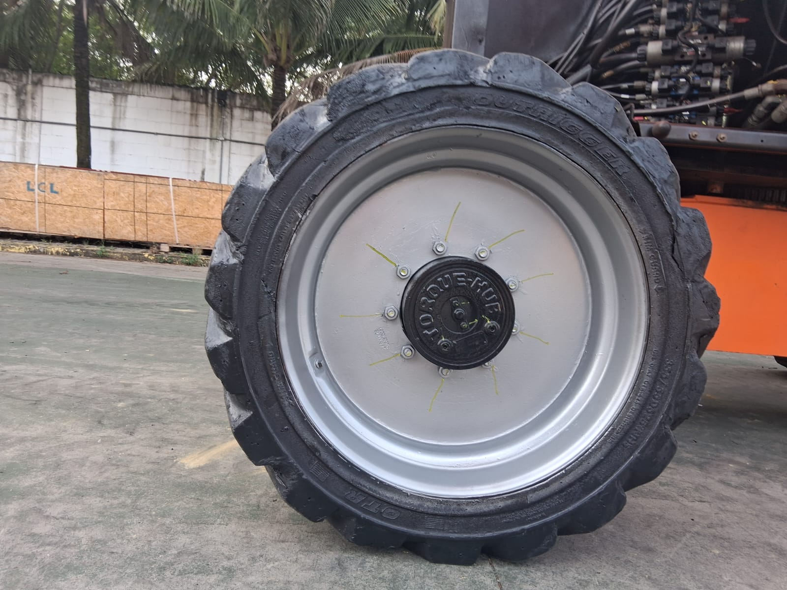 Plataforma Elevatória Articulada Diesel 600AJ