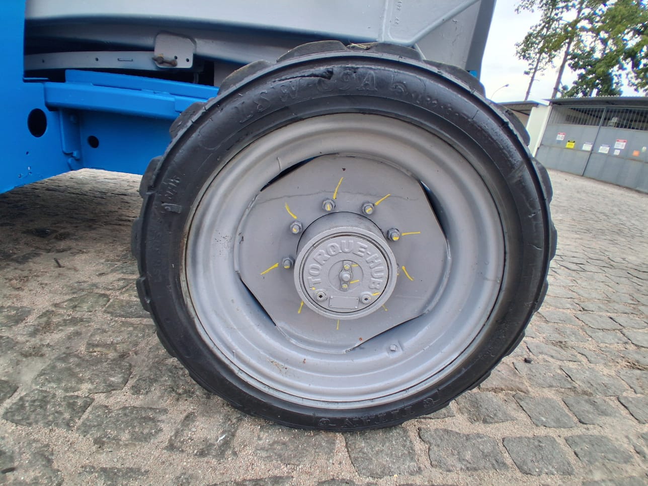 Plataforma Elevatória Tesoura Diesel GS-4390 RT