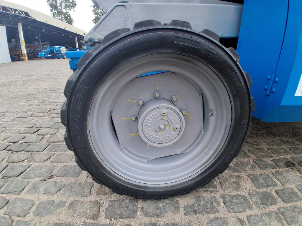 Plataforma Elevatória Tesoura Diesel GS-4390 RT