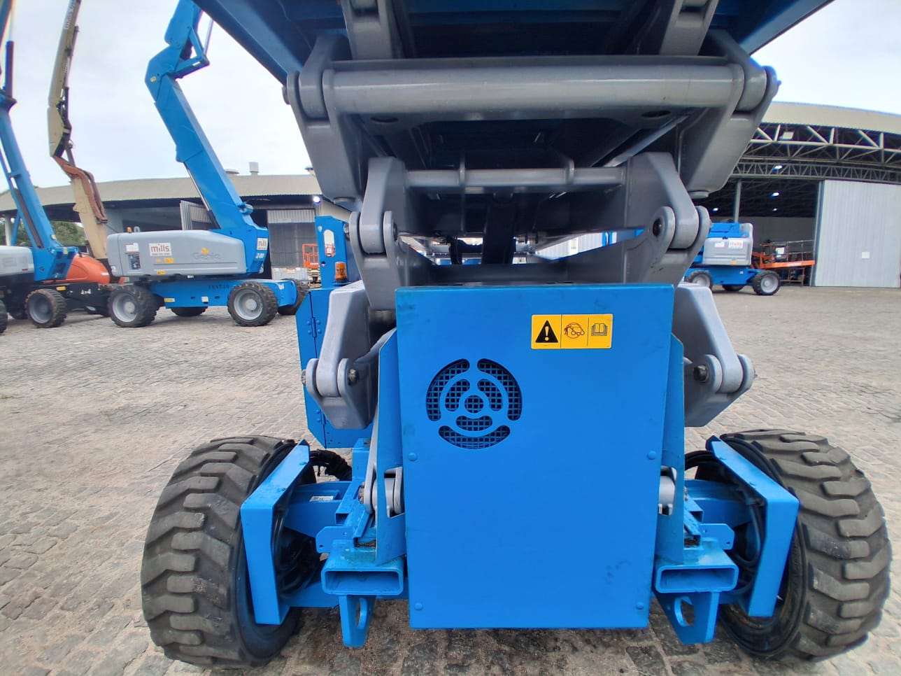 Plataforma Elevatória Tesoura Diesel GS-4390 RT