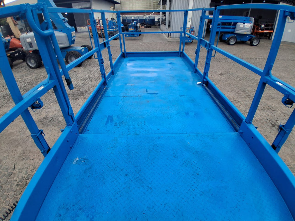 Plataforma Elevatória Tesoura Diesel GS-4390 RT
