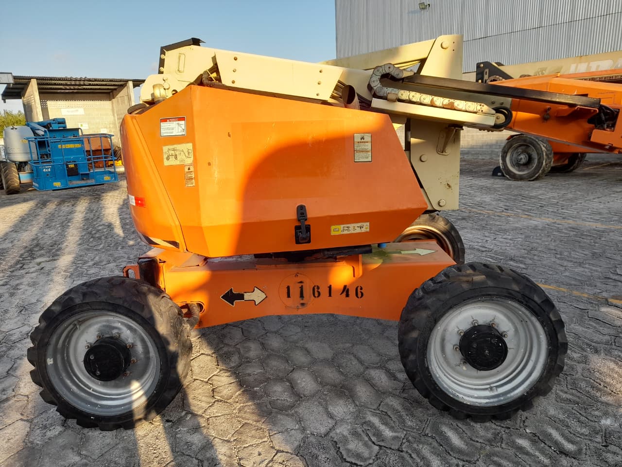 Plataforma Elevatória Articulada Diesel 340AJ