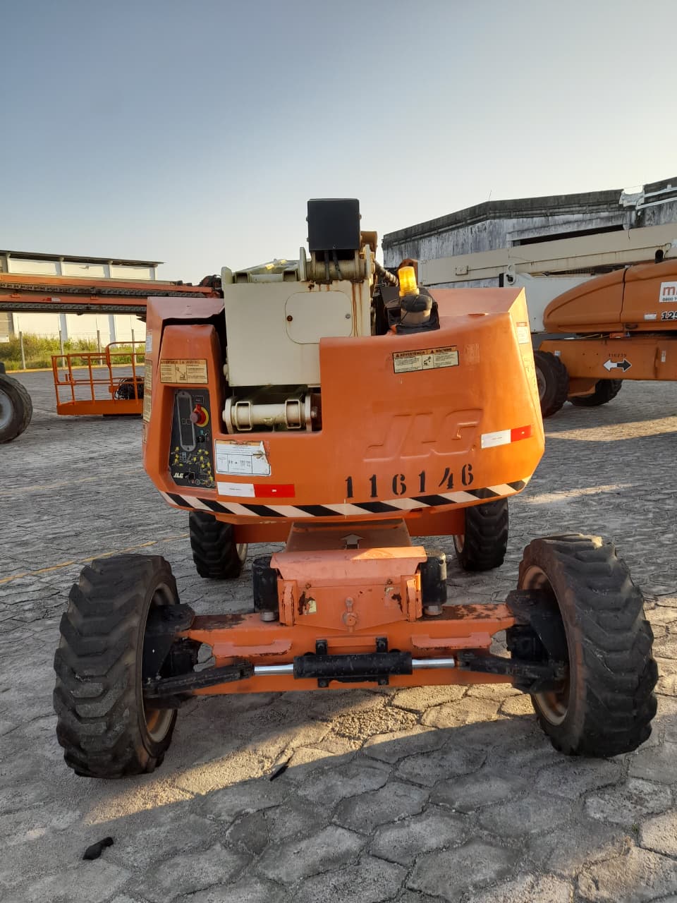 Plataforma Elevatória Articulada Diesel 340AJ