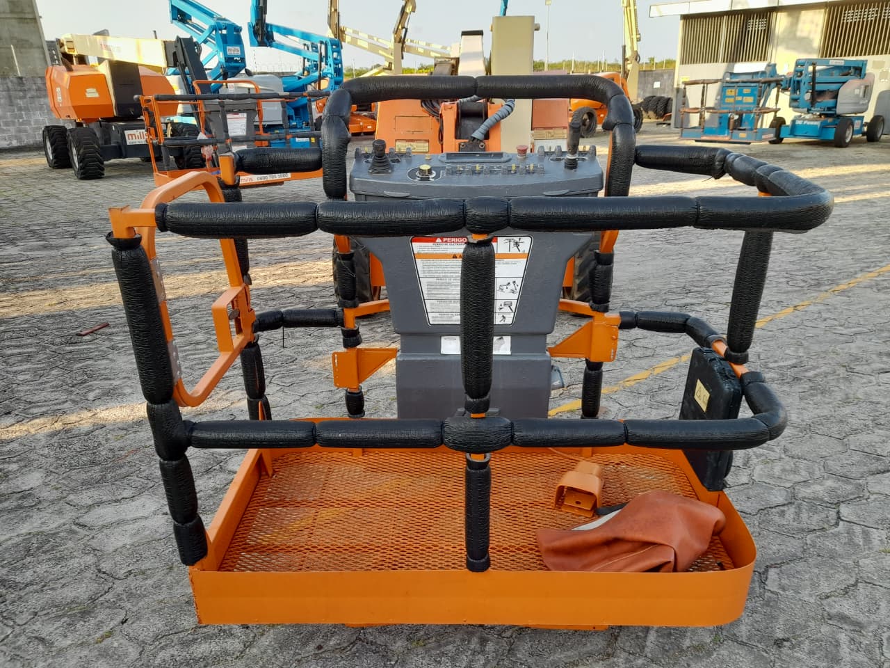 Plataforma Elevatória Articulada Diesel 340AJ