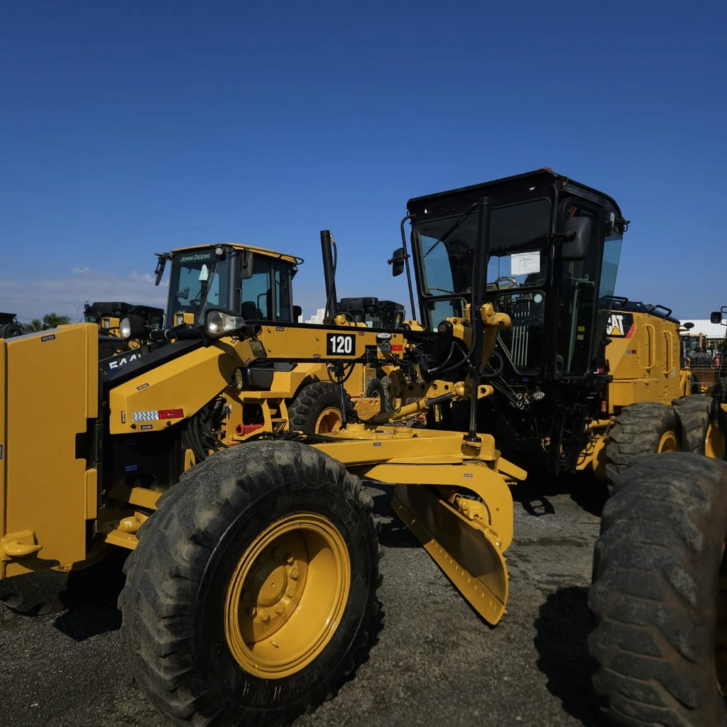 Motoniveladora Caterpillar 120