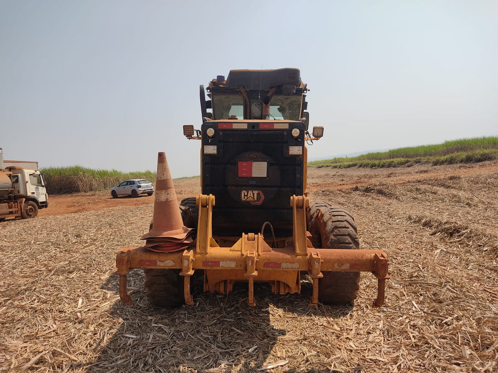 Motoniveladora Caterpillar 120