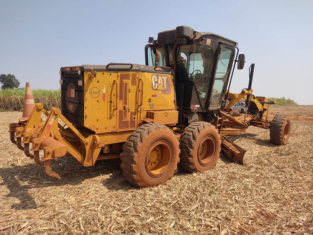 Motoniveladora Caterpillar 120