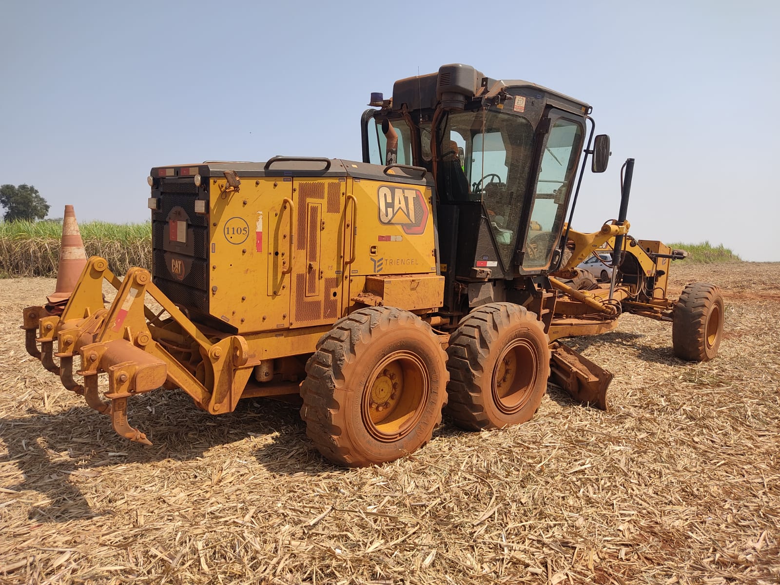 Motoniveladora Caterpillar 120