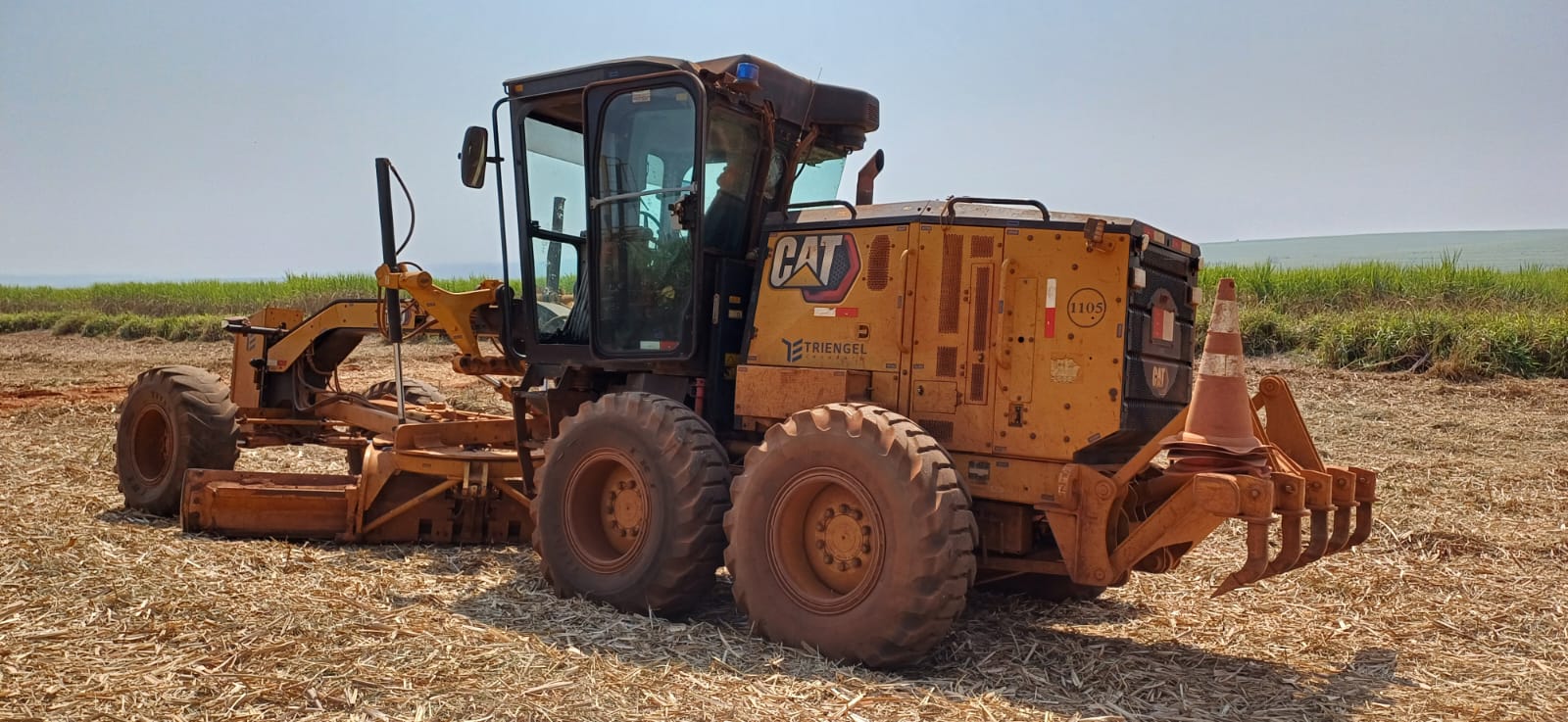 Motoniveladora Caterpillar 120