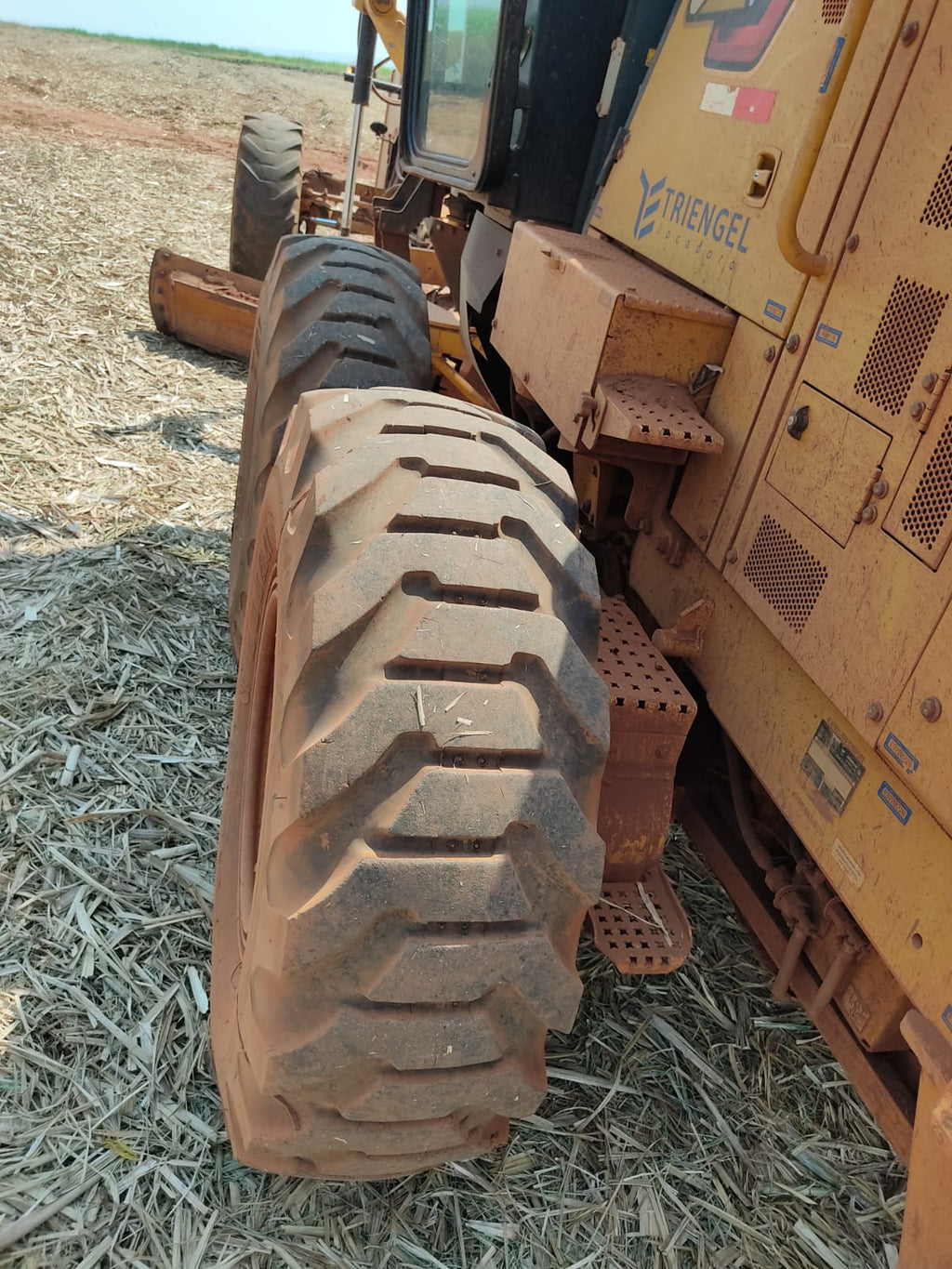 Motoniveladora Caterpillar 120