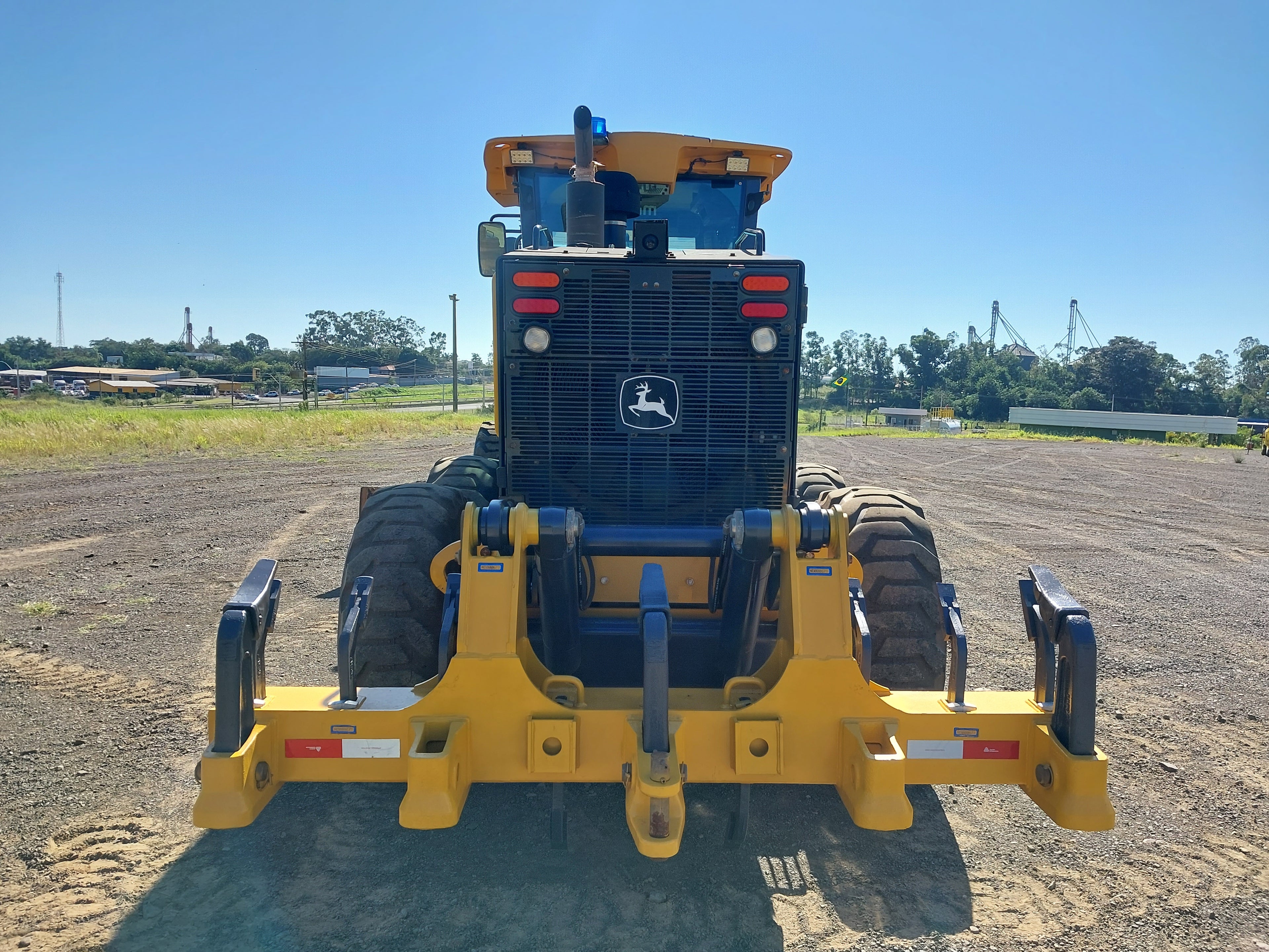 Motoniveladora John Deere 620G