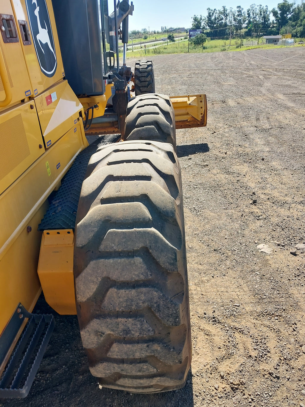 Motoniveladora John Deere 620G
