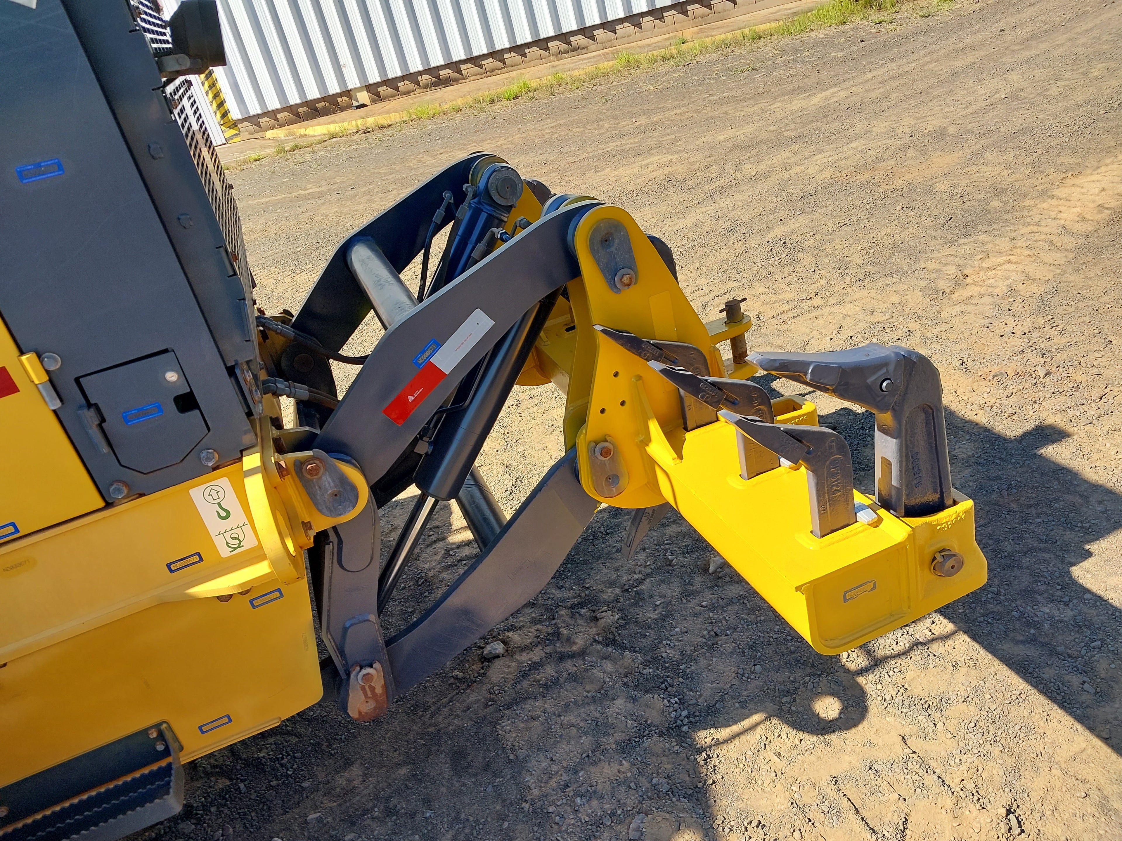Motoniveladora John Deere 620G