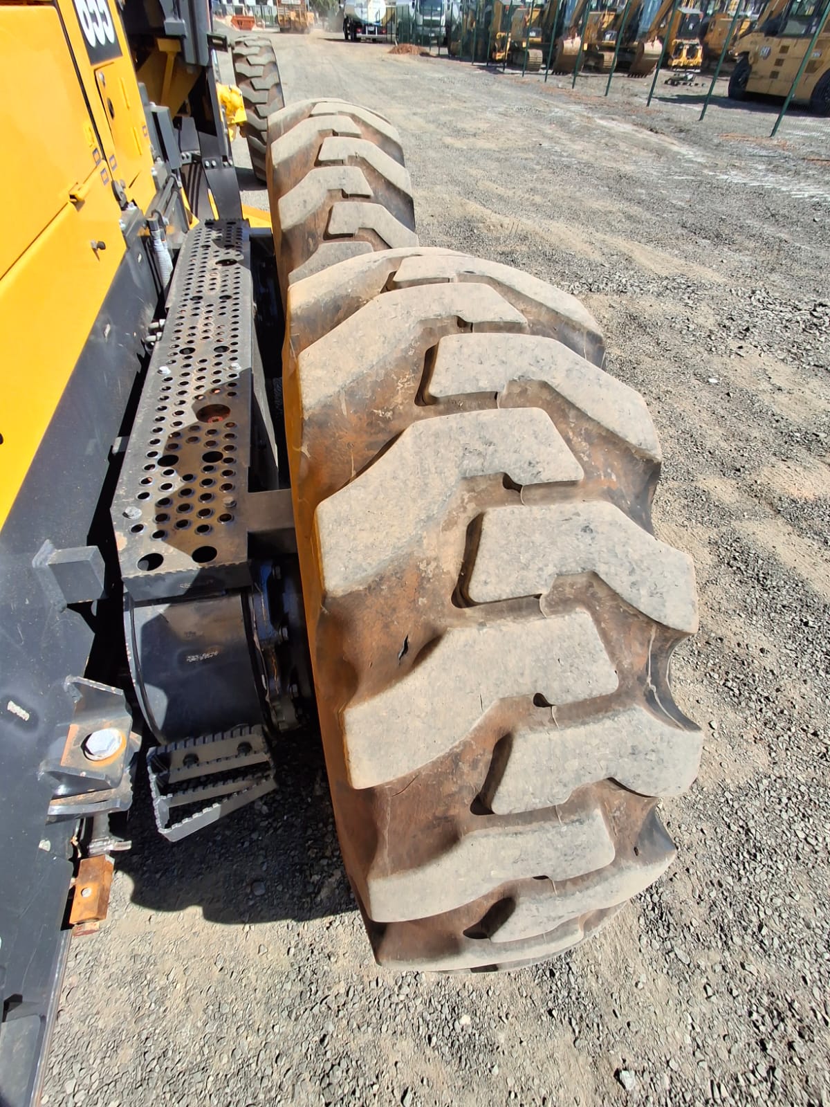 Motoniveladora Komatsu GD655-5