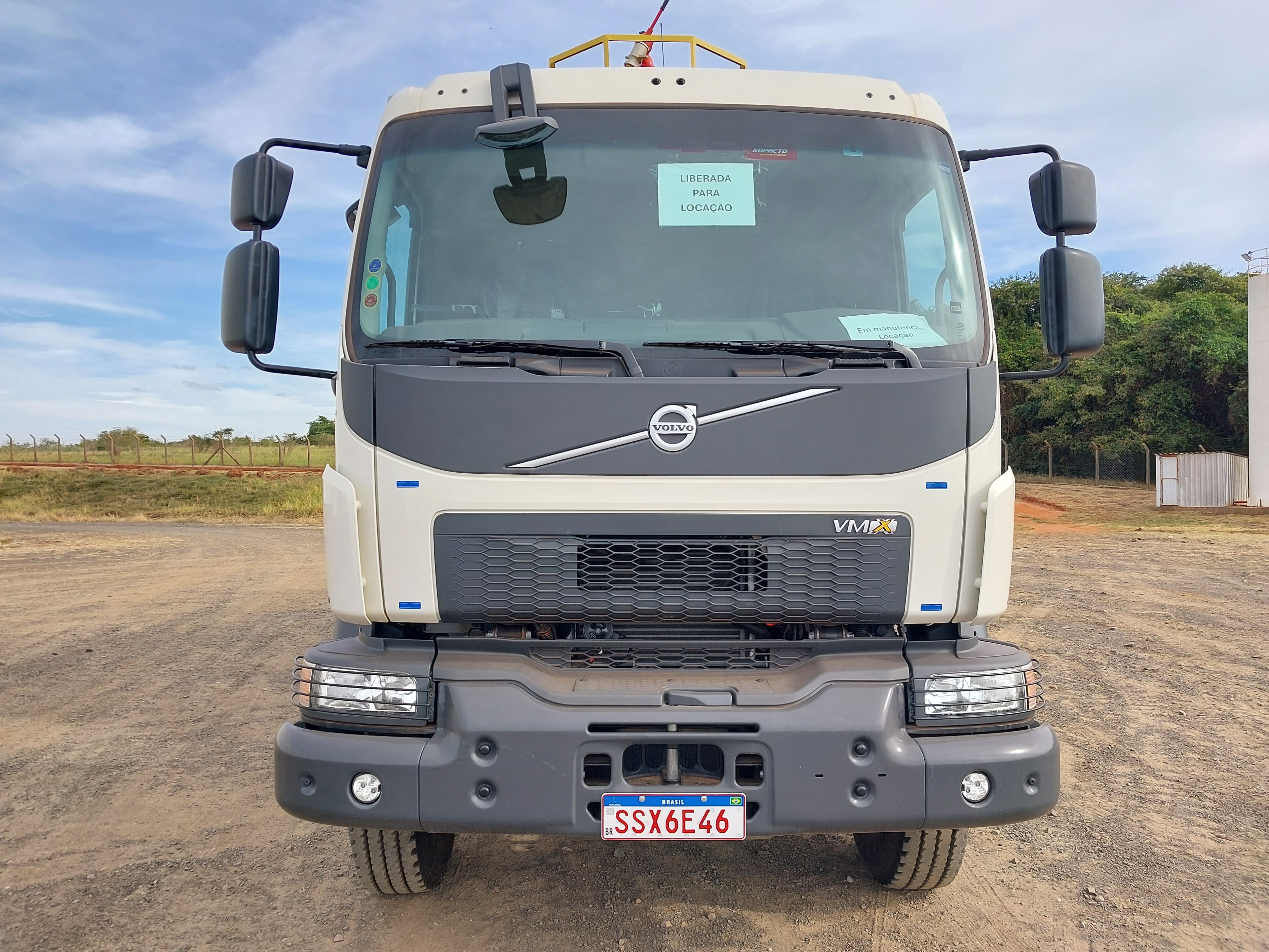 Caminhão Volvo VMX 360 Max 6x4 2p
