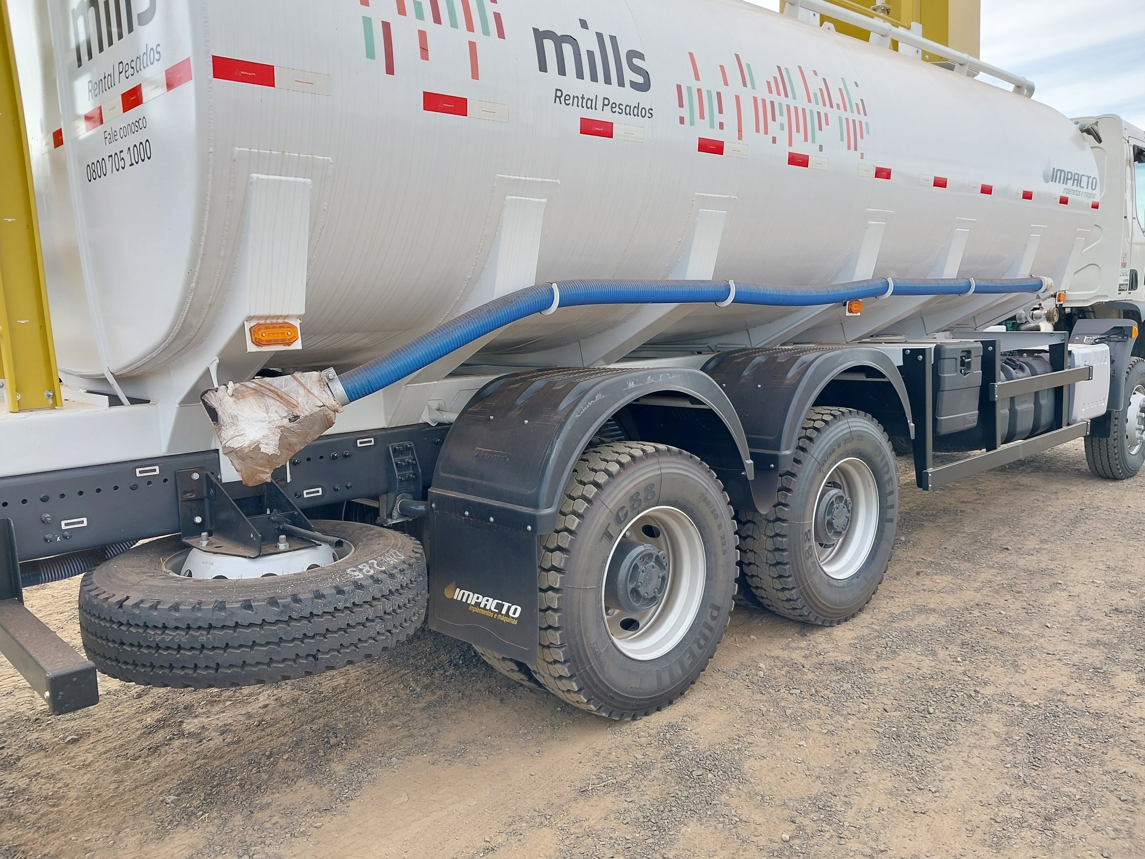 Caminhão Volvo VMX 360 Max 6x4 2p