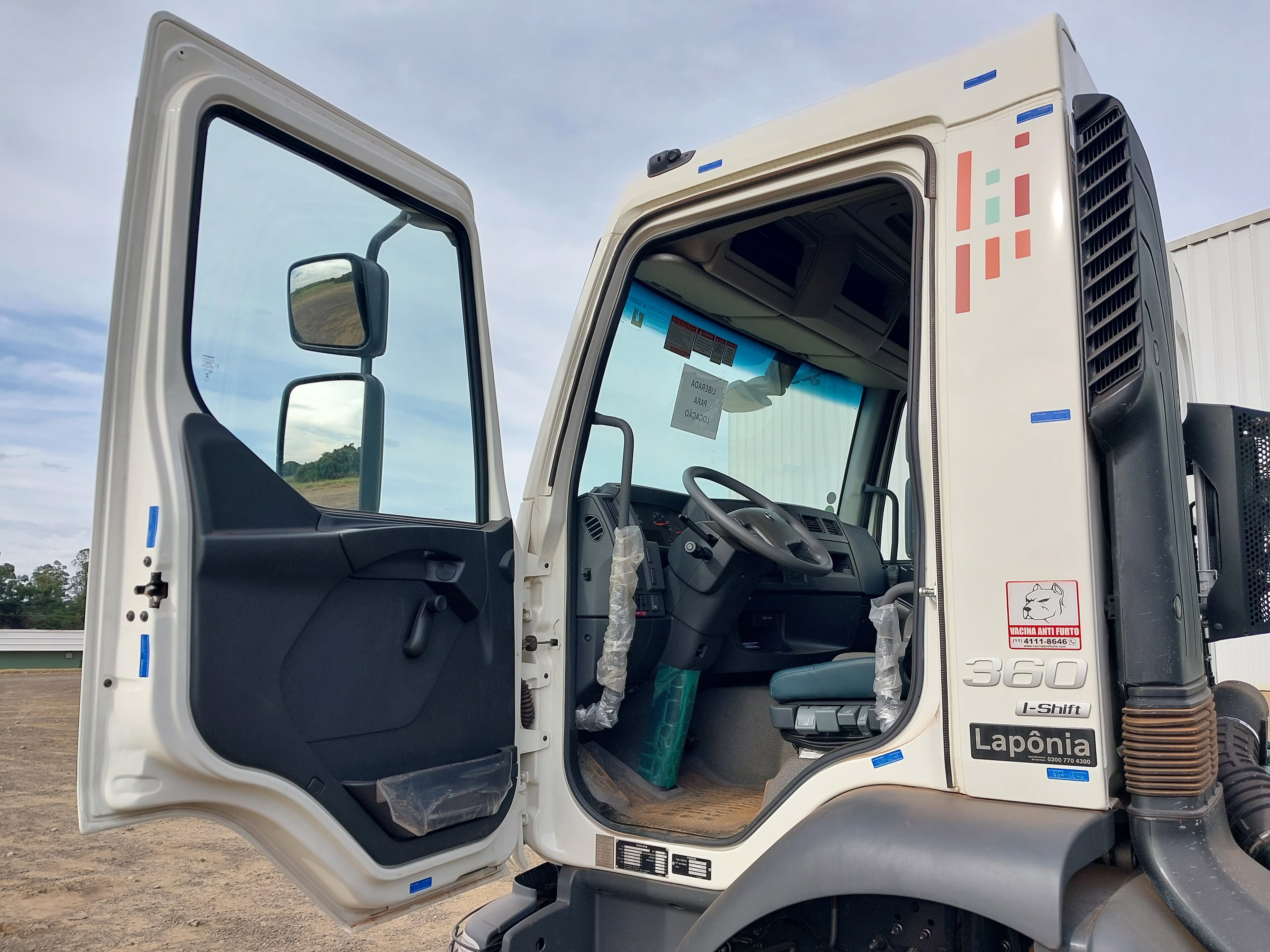 Caminhão Volvo VMX 360 Max 6x4 2p