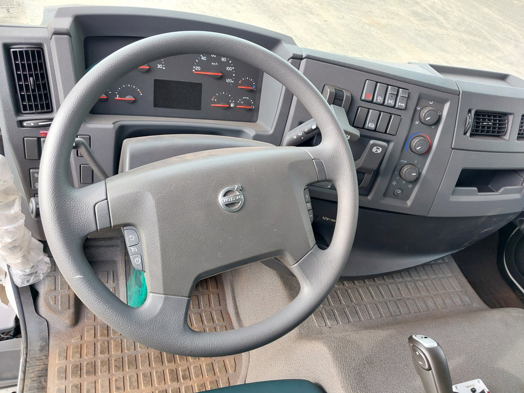 Caminhão Volvo VMX 360 Max 6x4 2p