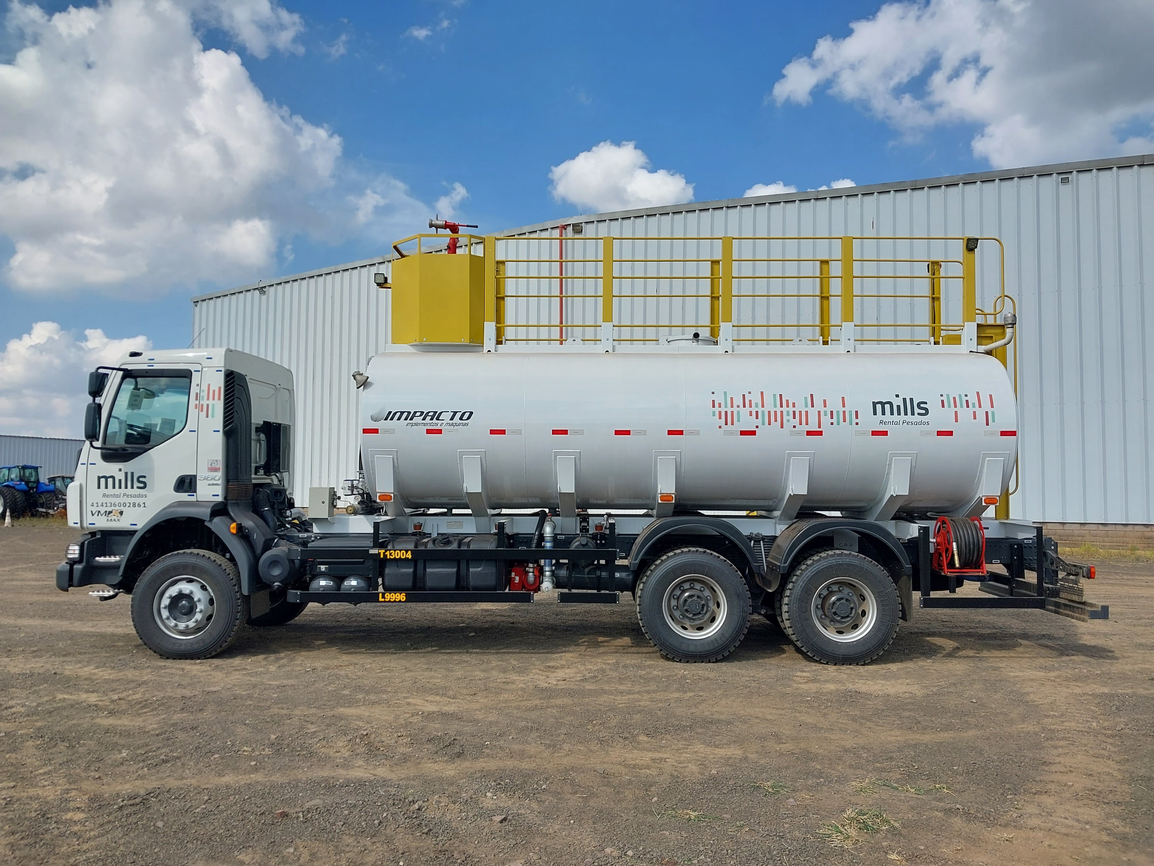 Caminhão Volvo VMX 360 Max 6x4 2p