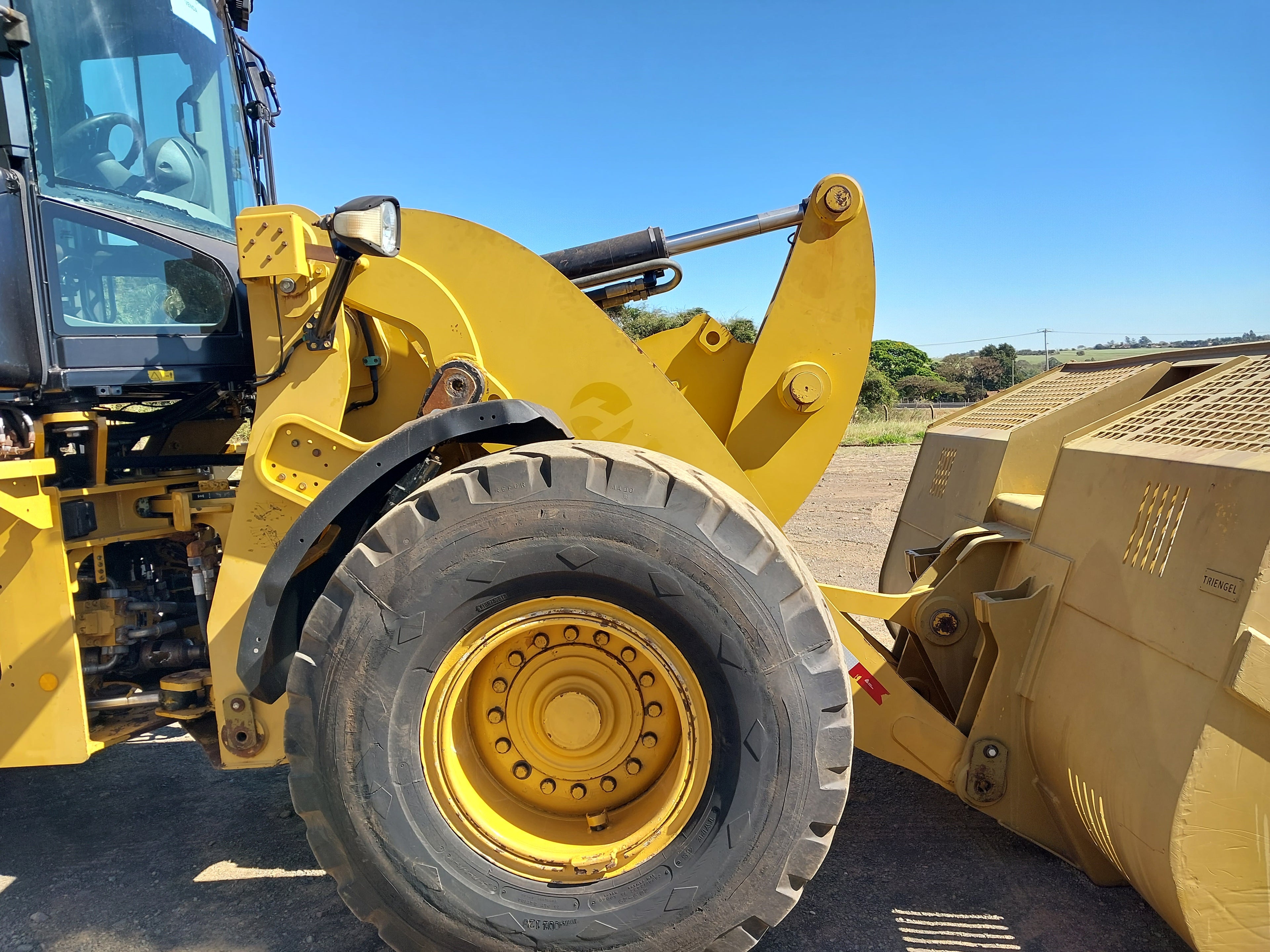 Pá Carregadeira Caterpillar 938K