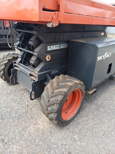 Plataforma Tesoura Diesel SJ 6832 RT